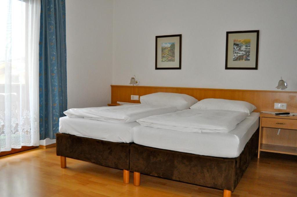 Gaestehaus Pension Edelweiss Kolsass Værelse billede